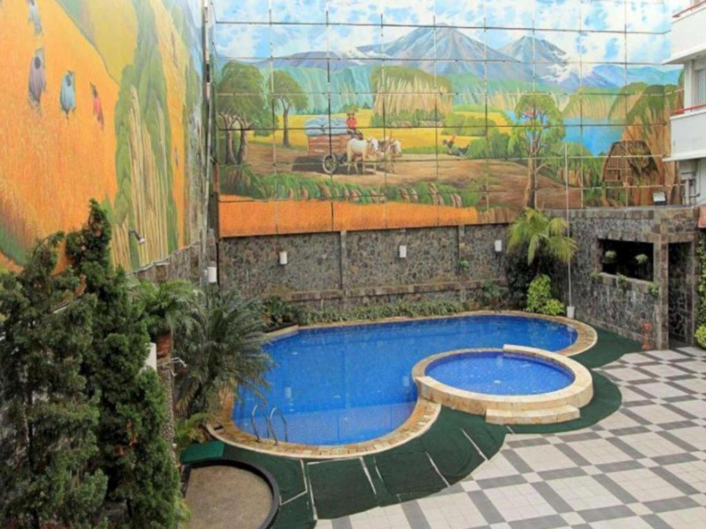 Hotel Golden Sky Pluit Джакарта Экстерьер фото