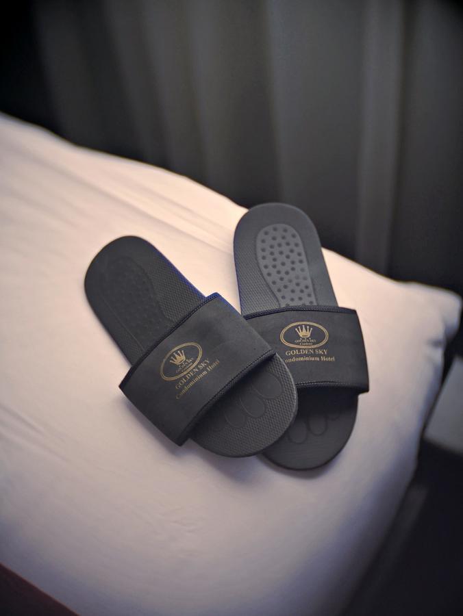 Hotel Golden Sky Pluit Джакарта Экстерьер фото