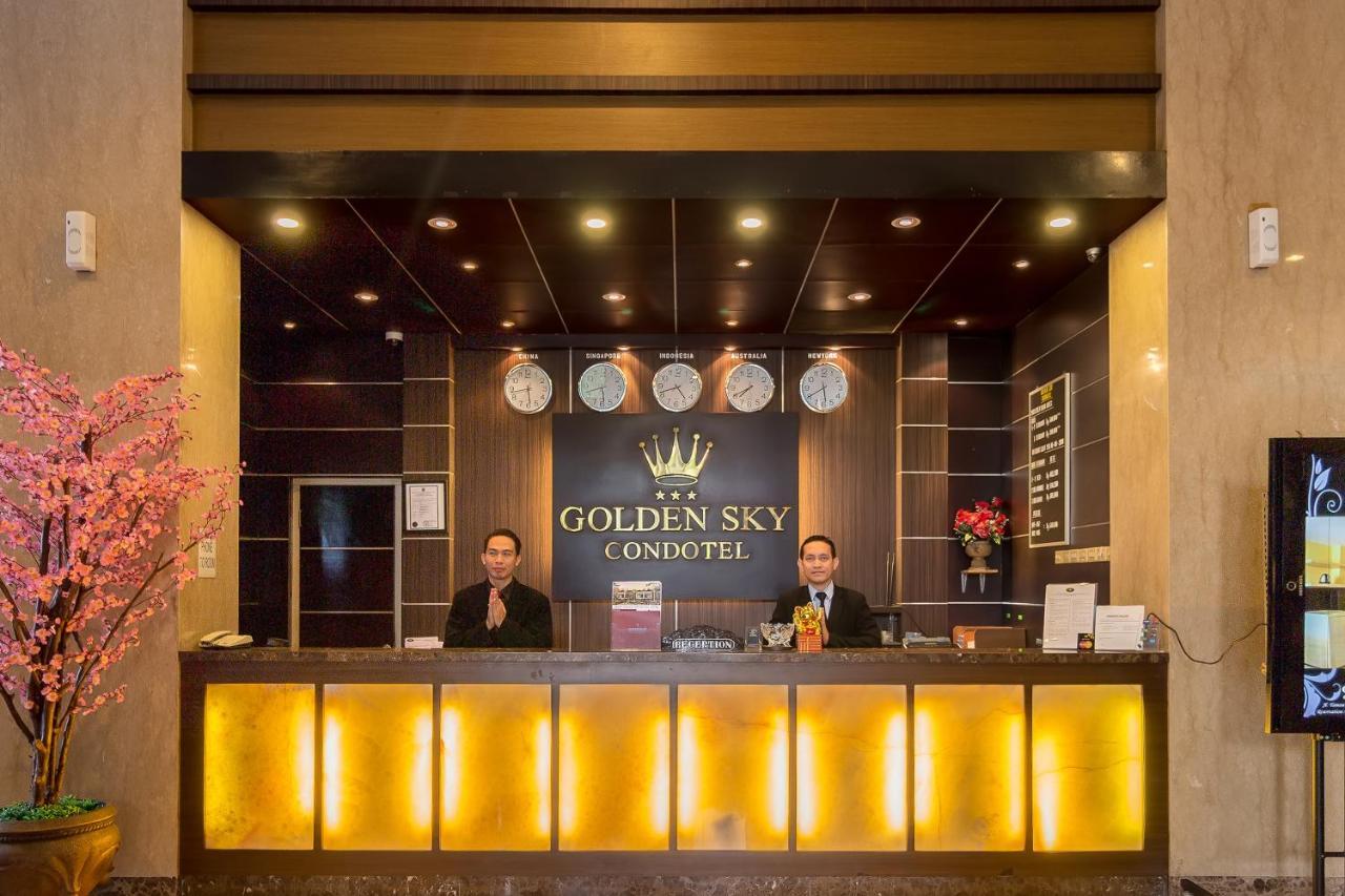 Hotel Golden Sky Pluit Джакарта Экстерьер фото