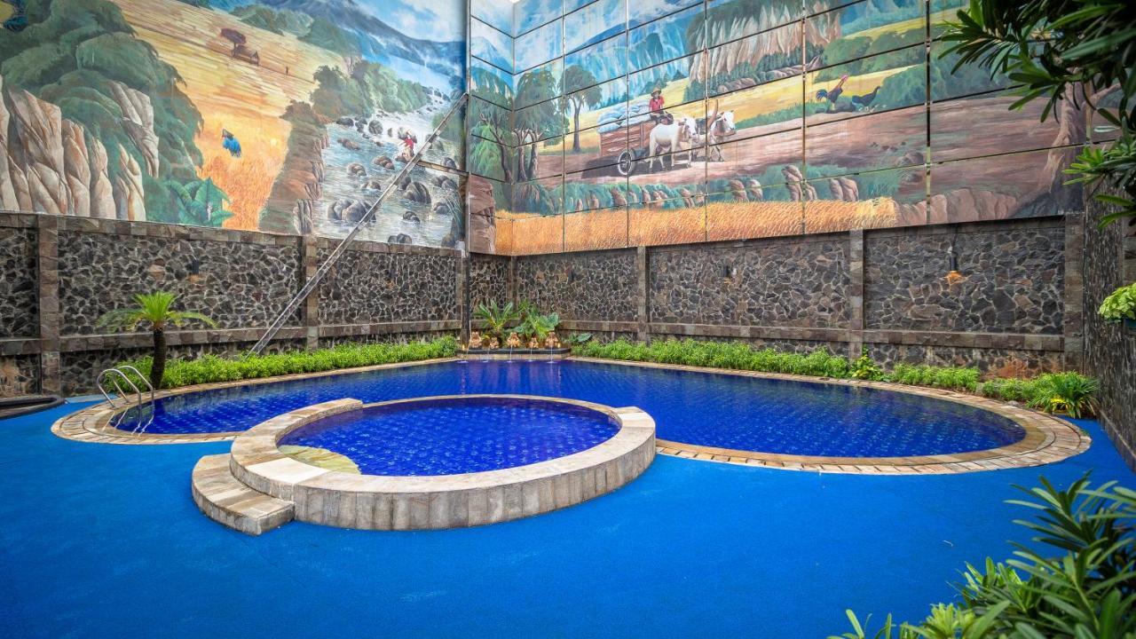 Hotel Golden Sky Pluit Джакарта Экстерьер фото
